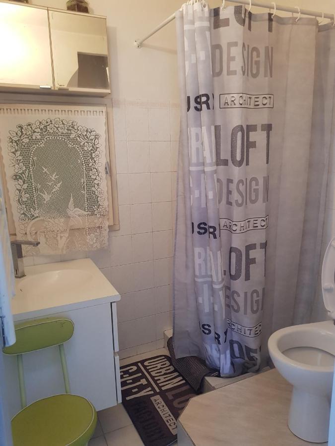Studio Pour 3 Personnes Au Calme Dans Villa 尼斯 外观 照片