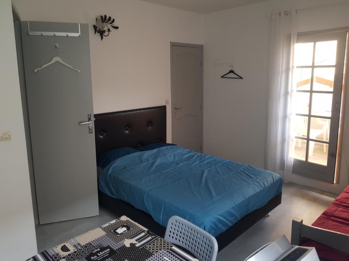 Studio Pour 3 Personnes Au Calme Dans Villa 尼斯 外观 照片